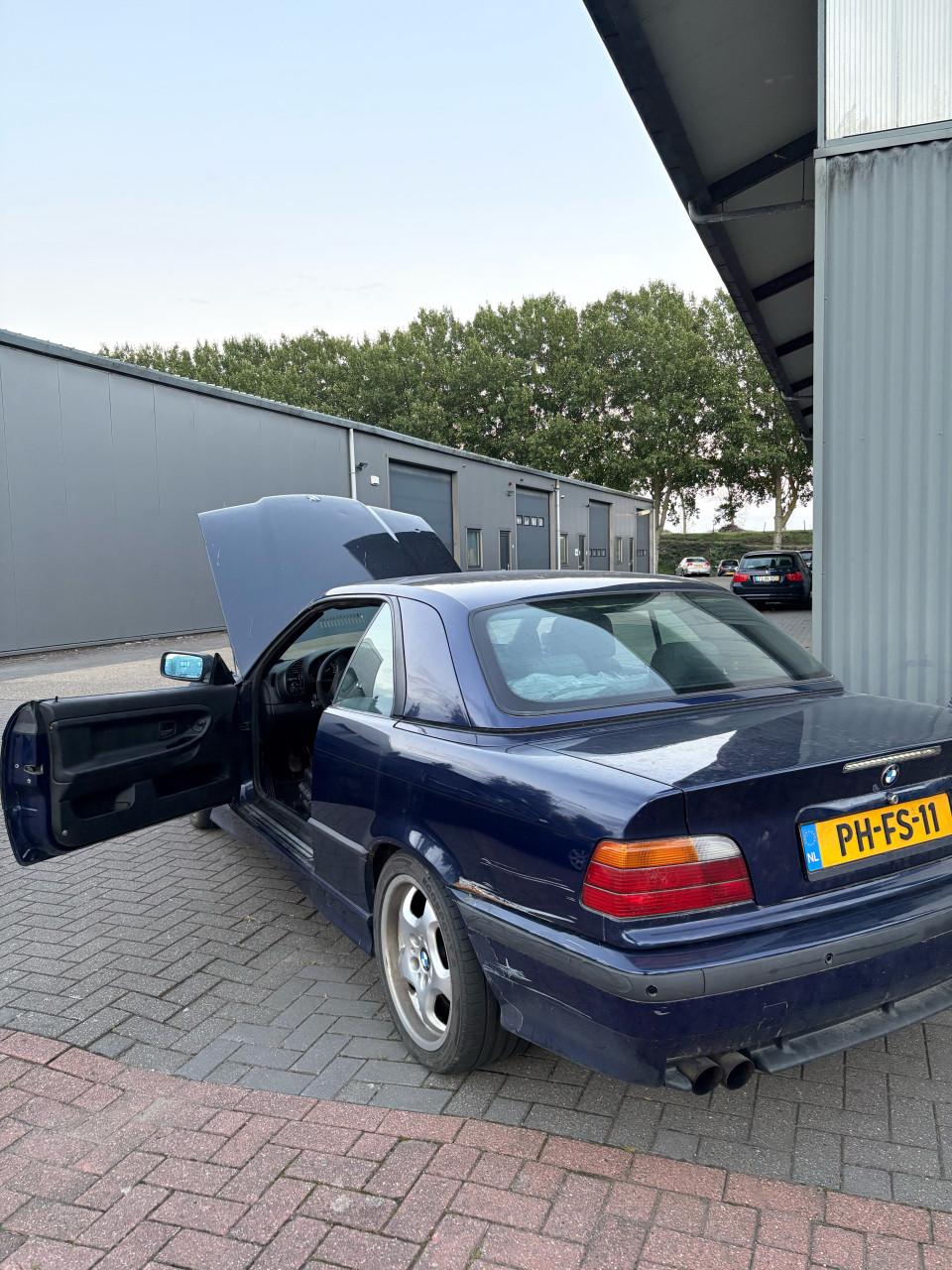 BMW 3-Serie 2.0 I 320 Cabriolet 1996 Blauw PROJECT