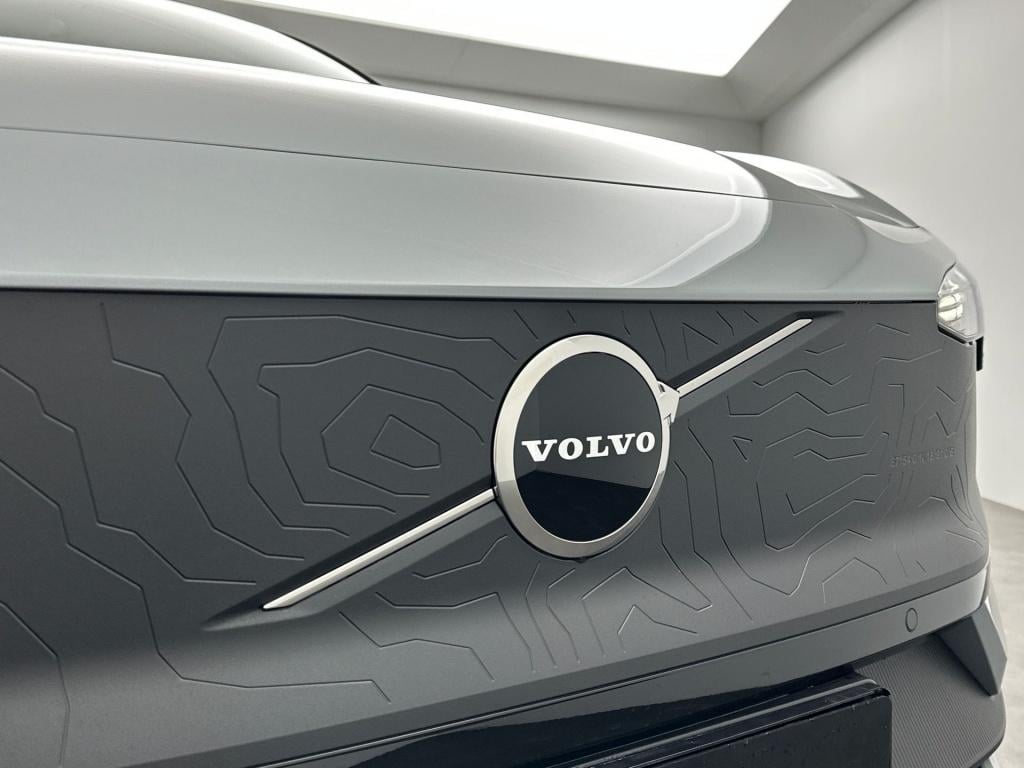 Volvo Ex30 cross country p5 long range plus europa