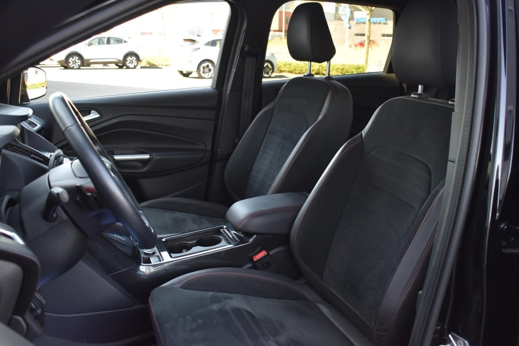 Ford Kuga 1.5 ecoboost st-line | awd | climate control | cruise control | p