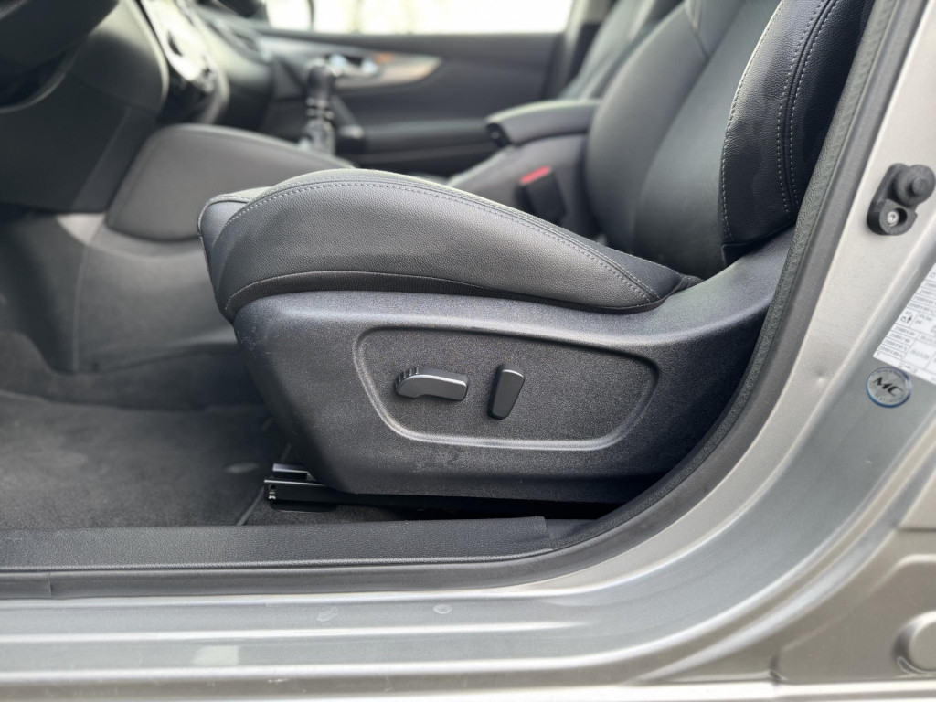 Nissan Qashqai 1.2 tekna | trekhaak | panoramadak | navigatie | 360° camera