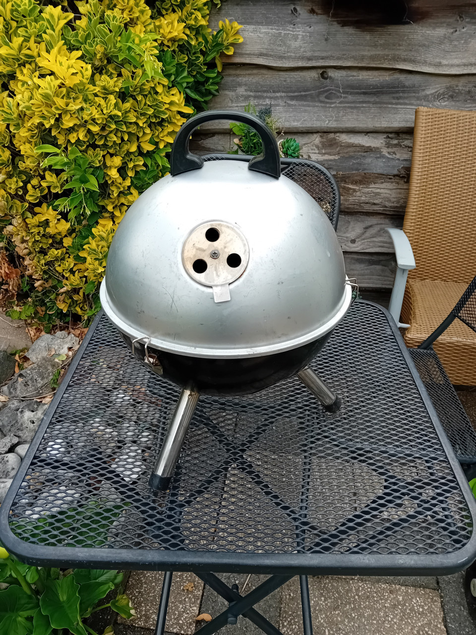 B.b.q.