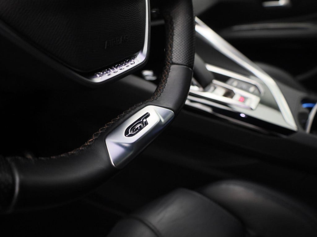Peugeot 3008 1.6 hybrid 225 gt pack business | automaat | leder | trekhaak 