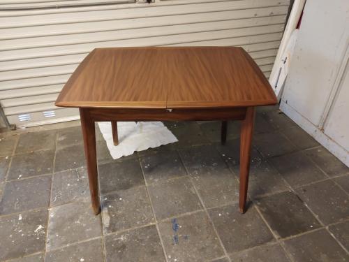 Te koop,Tafel antiek