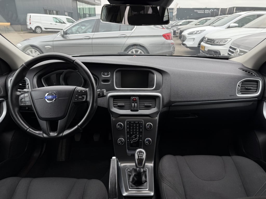 Volvo V40 1.6 t2 r-design | navi | cruise | stoelverwarming | parkeersensor