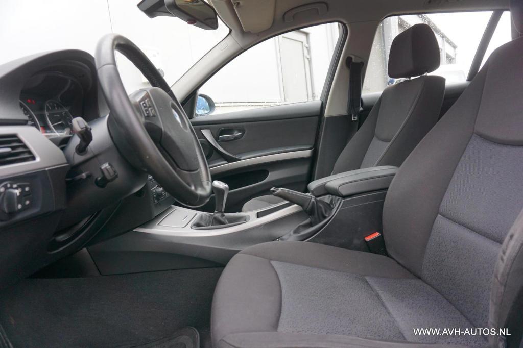 BMW 3-serie touring 320i dynamic executive