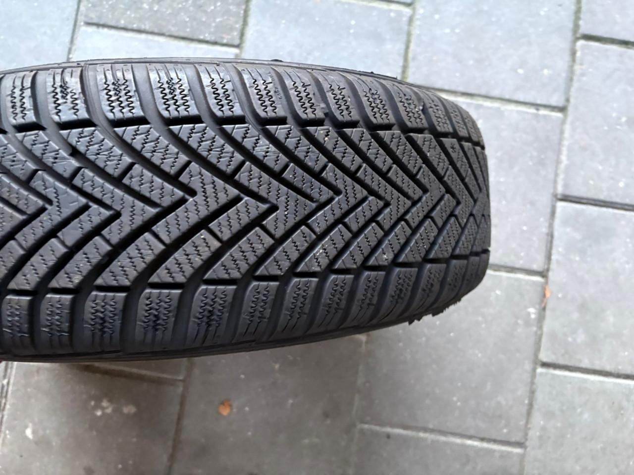 VW Polo Winterbanden Vredestein 185/60 R15 Aluminium Velgen