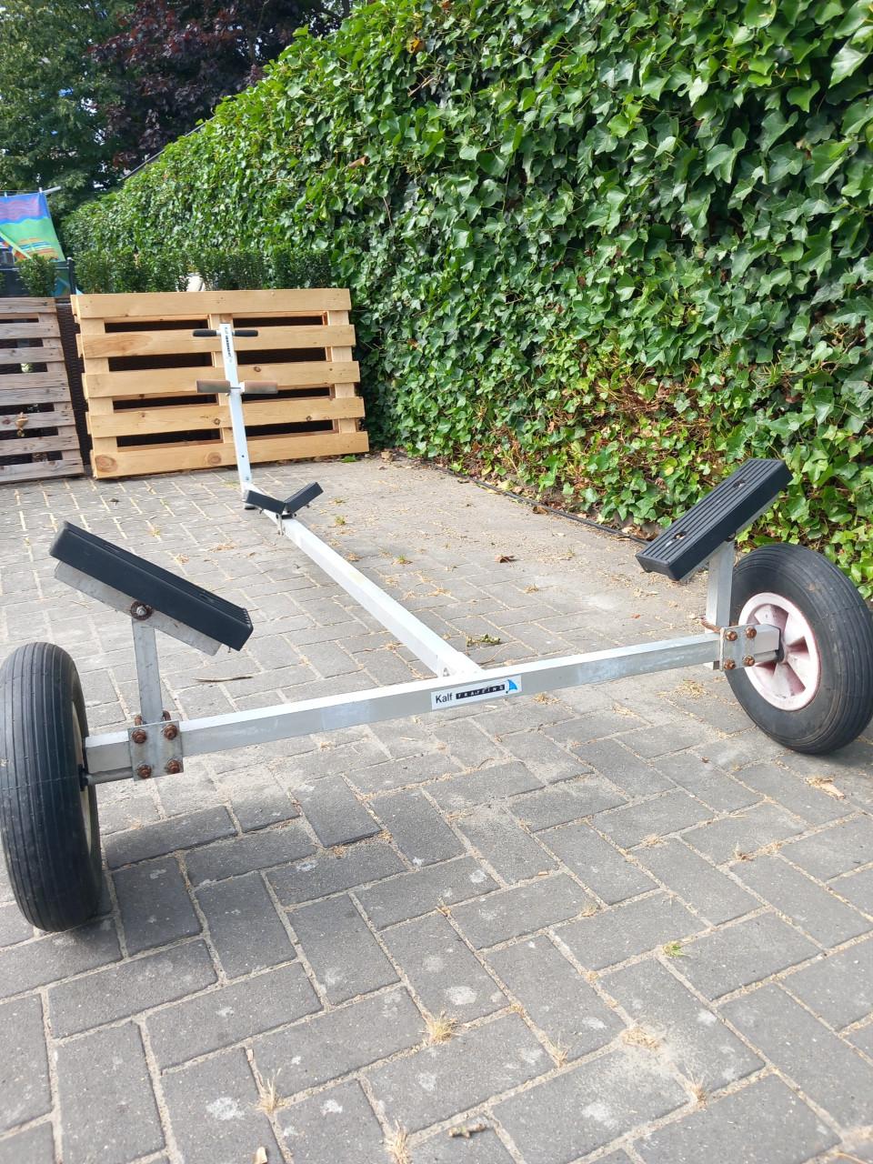 Strand trailer