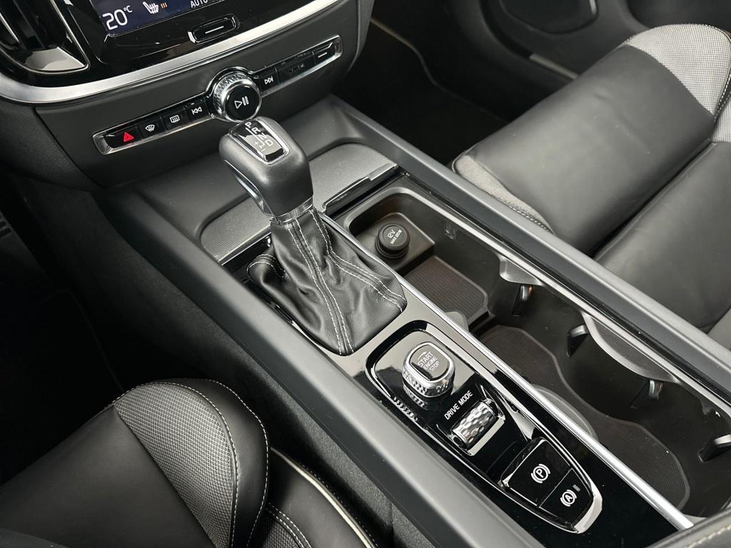 Volvo S60 t4 190pk r-design| 360camera| trekhaak| adap.cruise