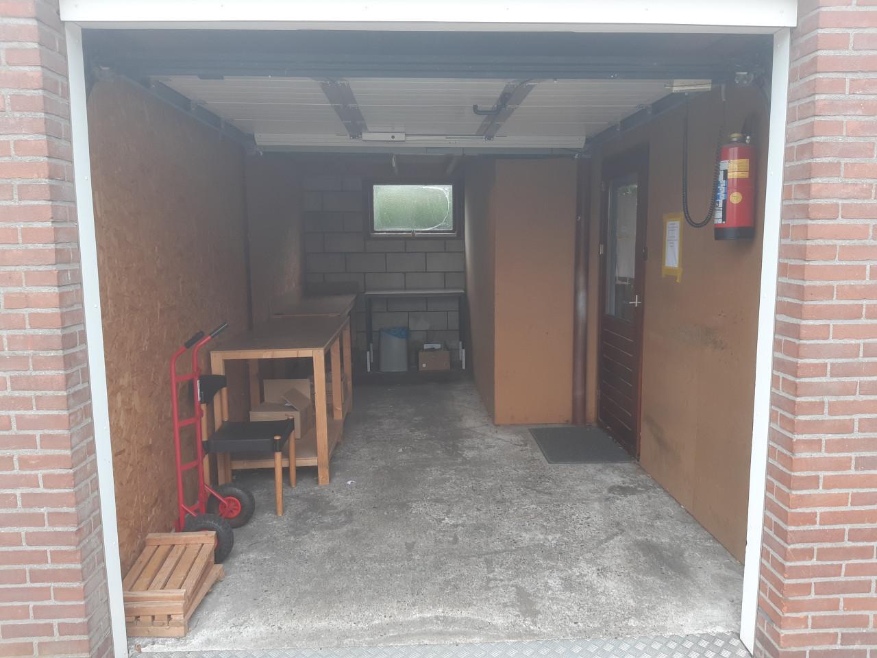 Te Huur opslag en kantoorruimte