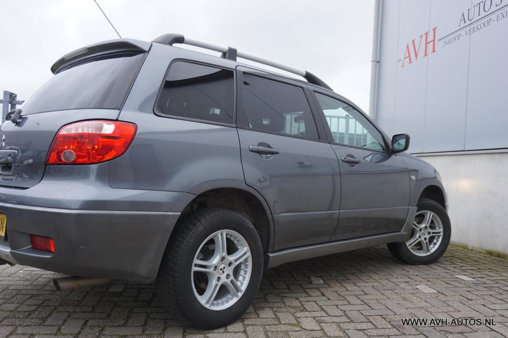 Mitsubishi Outlander 2.0 invite+