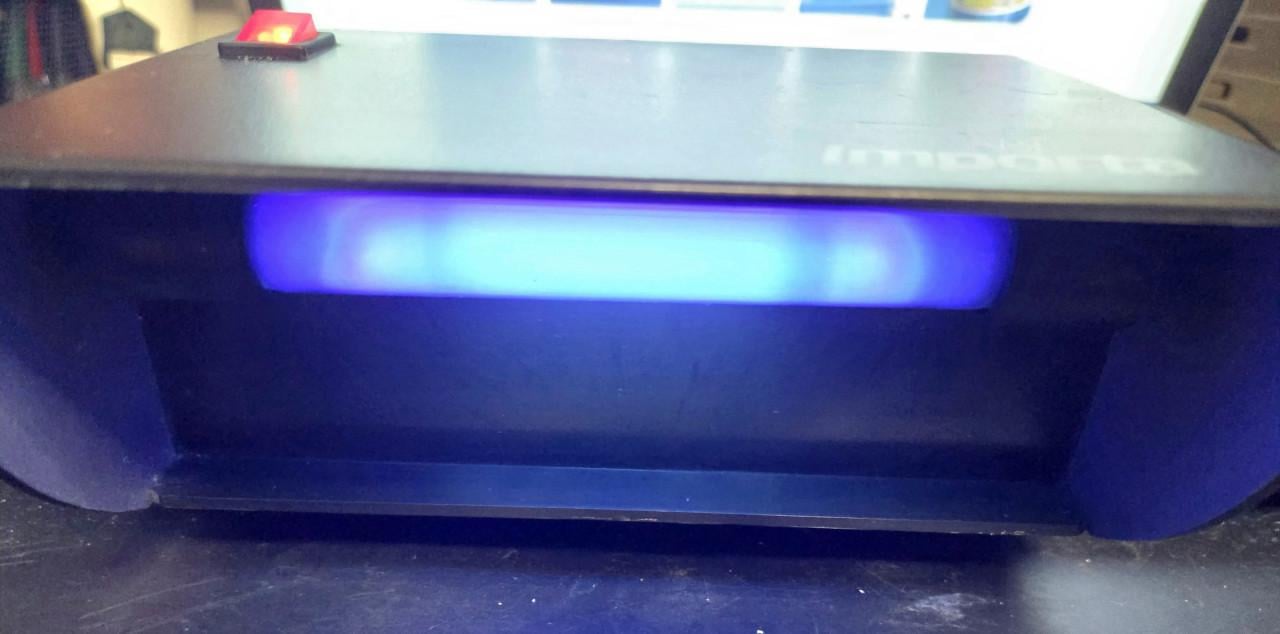 Importa UV-lamp (valsgelddetector), een tafelmodel