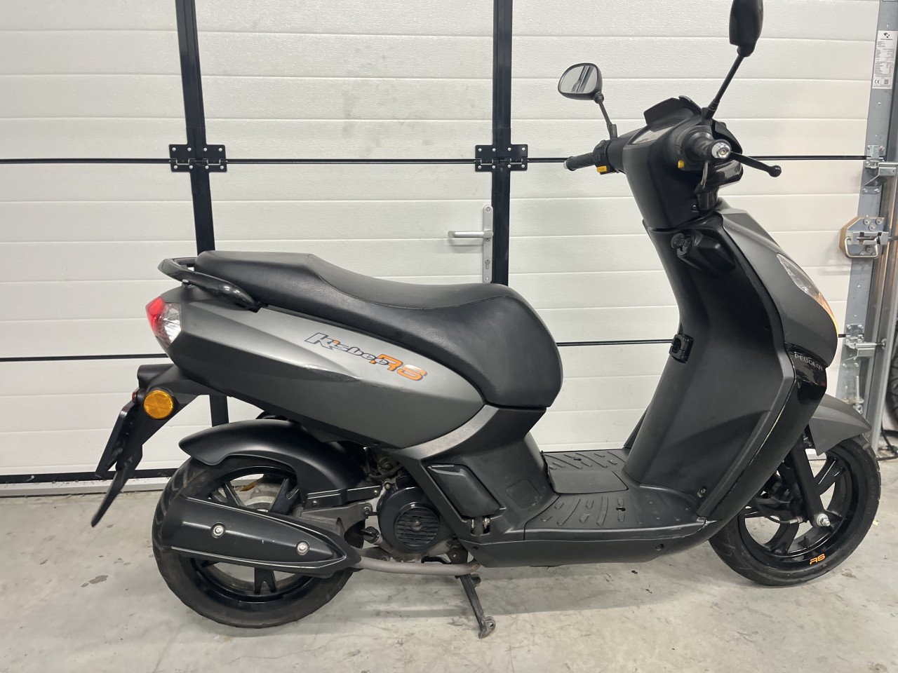Peugeot Kisbee RS 2015 snor scooter
