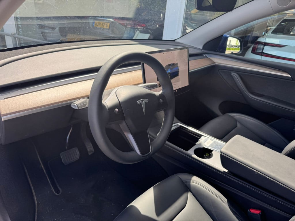 Tesla Model Y rwd 58 kwh