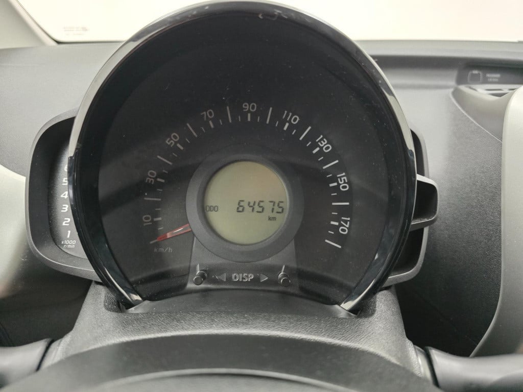 Toyota Aygo 1.0 vvt-i x-nav | parkeercamera | navi | cruisecontrol | blueto