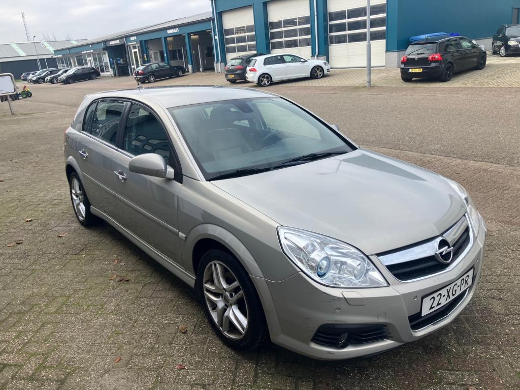 Opel Signum 2.0 turbo executive 175 pk
