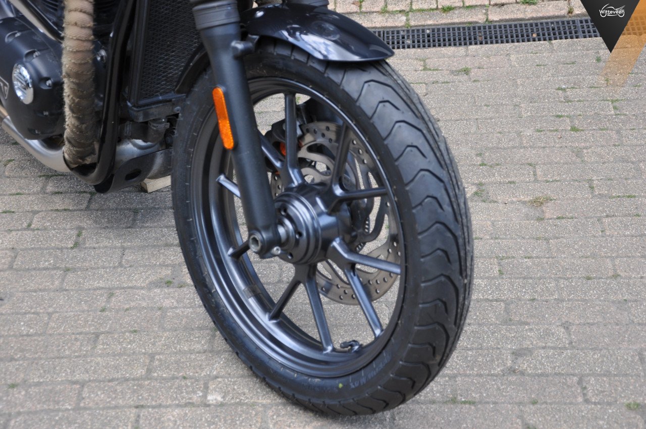 Triumph Street Twin 900