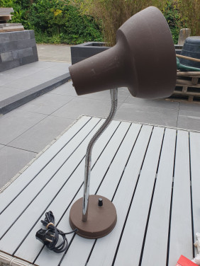 Prachtige vintage jaren 60 bruine metalen Tafel/bureaulamp....