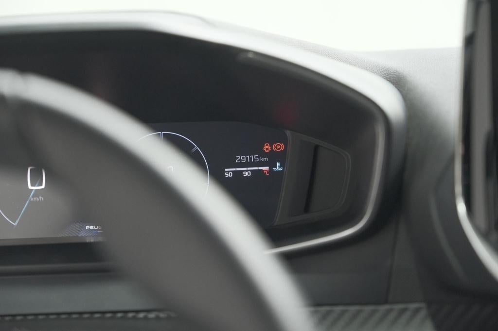 Peugeot 208 puretech 100 allure | parkeersensoren | navigatie | apple carpl