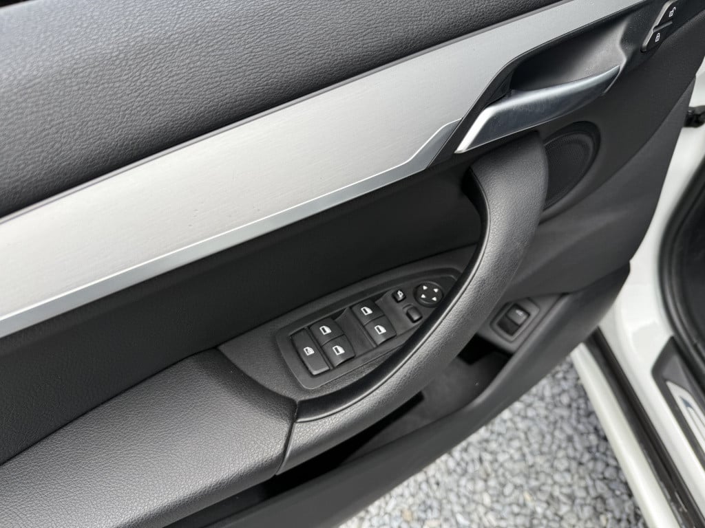 BMW X1 s-drive18i 140pk high executive