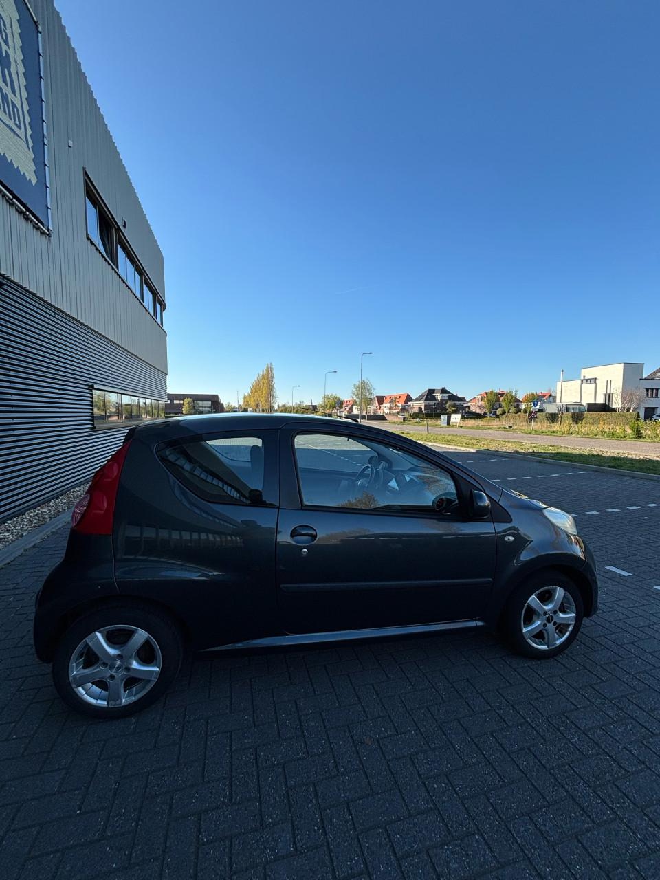Peugeot 107 1.0 12V 3DR 2006 Grijs