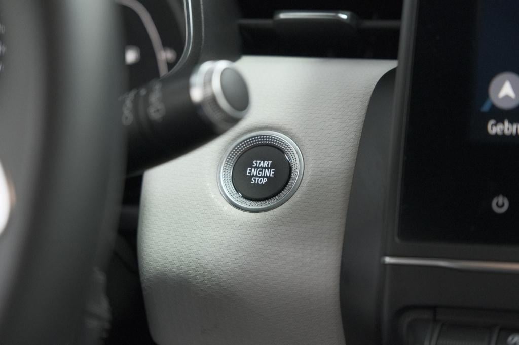 Renault Clio tce 100 intens | dodehoekdetectie | camera | apple carplay | p