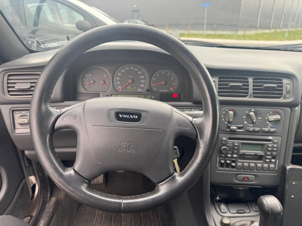 Volvo C70 convertible 2.0 t/inruilkoopje/dak werkt niet!/handel/hobby