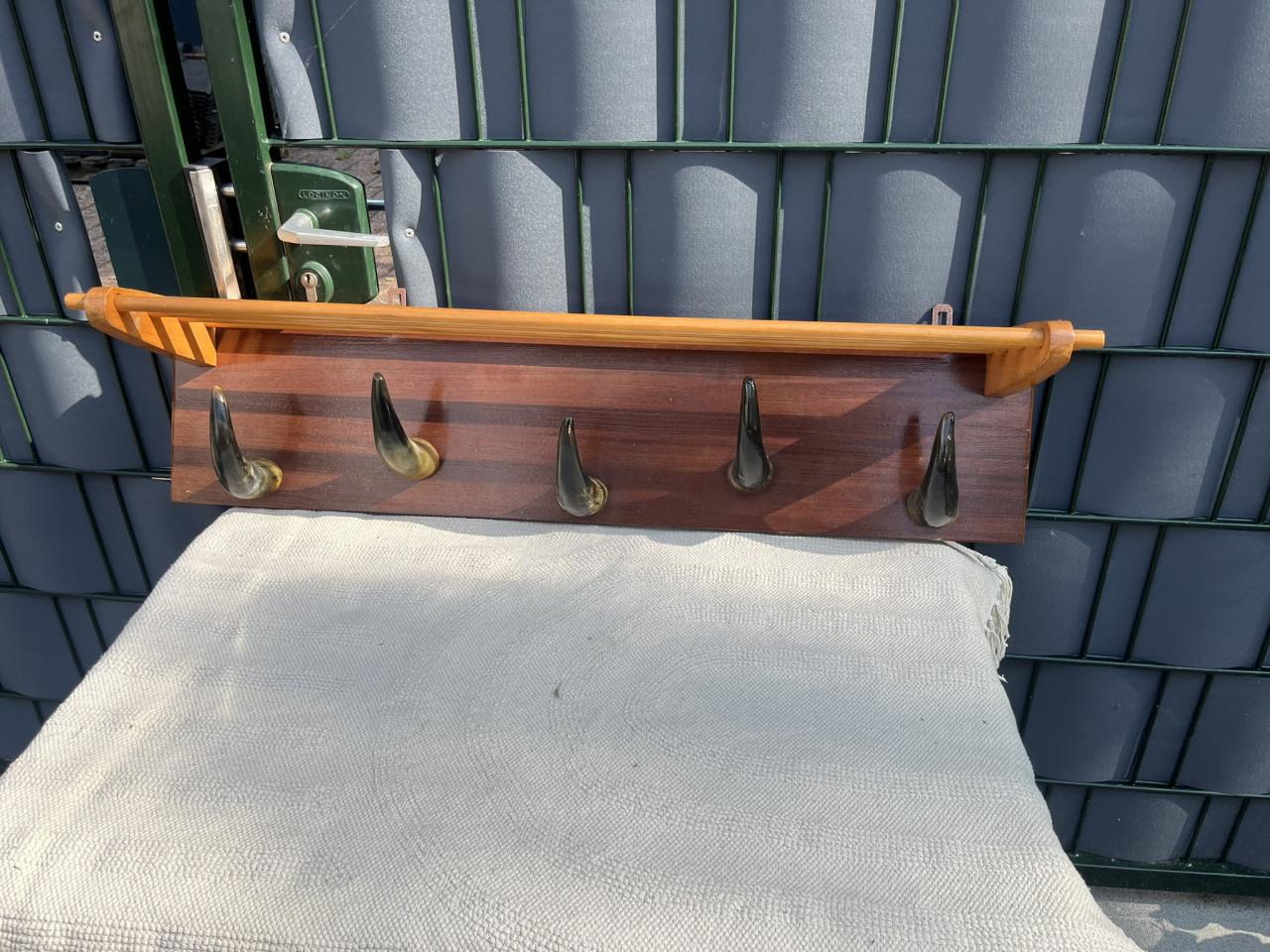 Vintage kapstok met echte hoorns