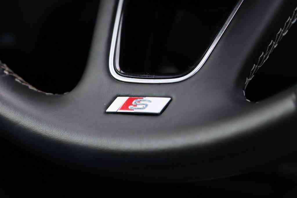 Audi Q2 30 tfsi s edition 110pk | navi | stoelverwarming