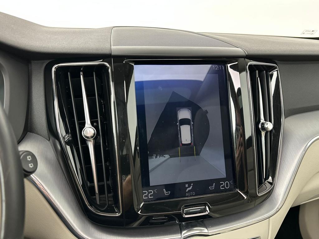 Volvo XC60 t8 390pk recharge momentum|