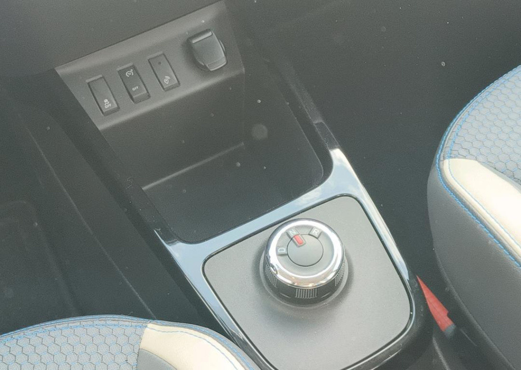 Dacia Spring comfort plus 27 kwh - trekhaak
