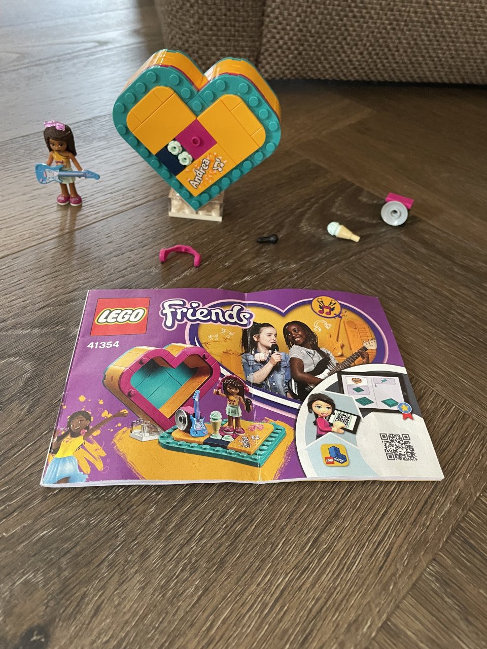 Lego Friends: Andrea's hartvormige doos 41354