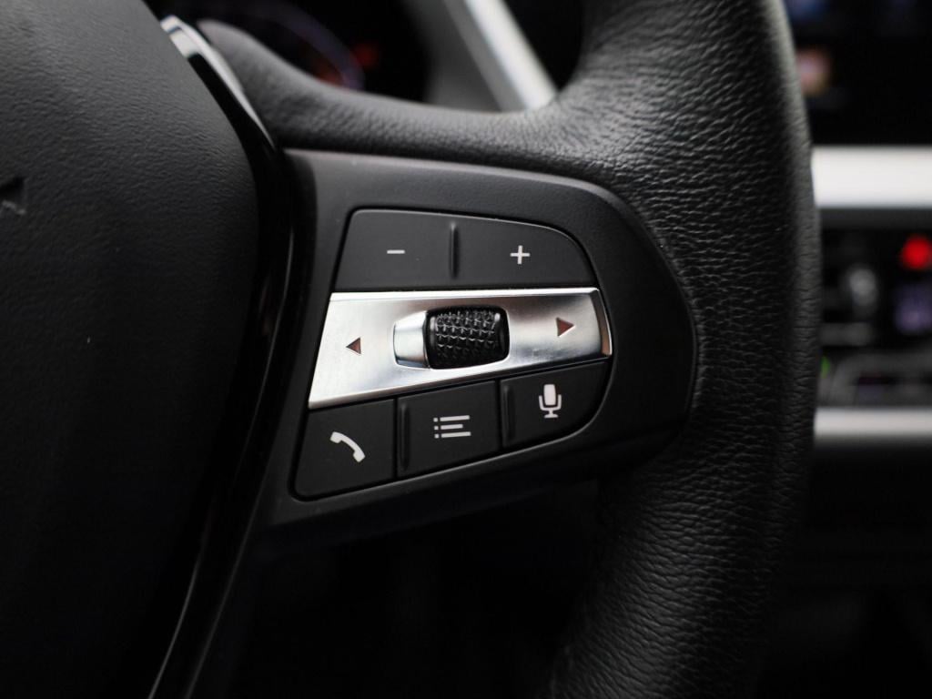 BMW 1 Serie 118i business edition | automaat | apple carplay / android auto