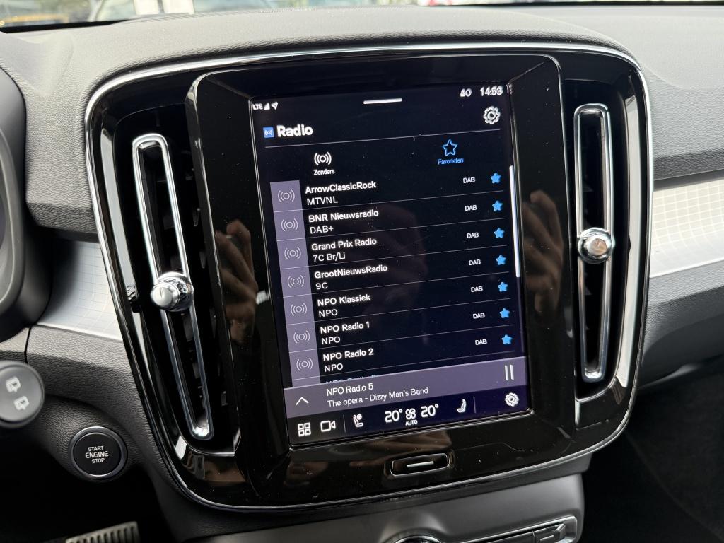 Volvo XC40 b4 197pk plus dark |adap.cruise| trekhaak | camera| elektrische