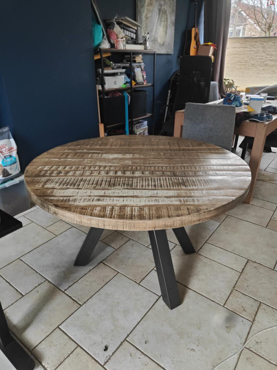 Ronde houten tafel