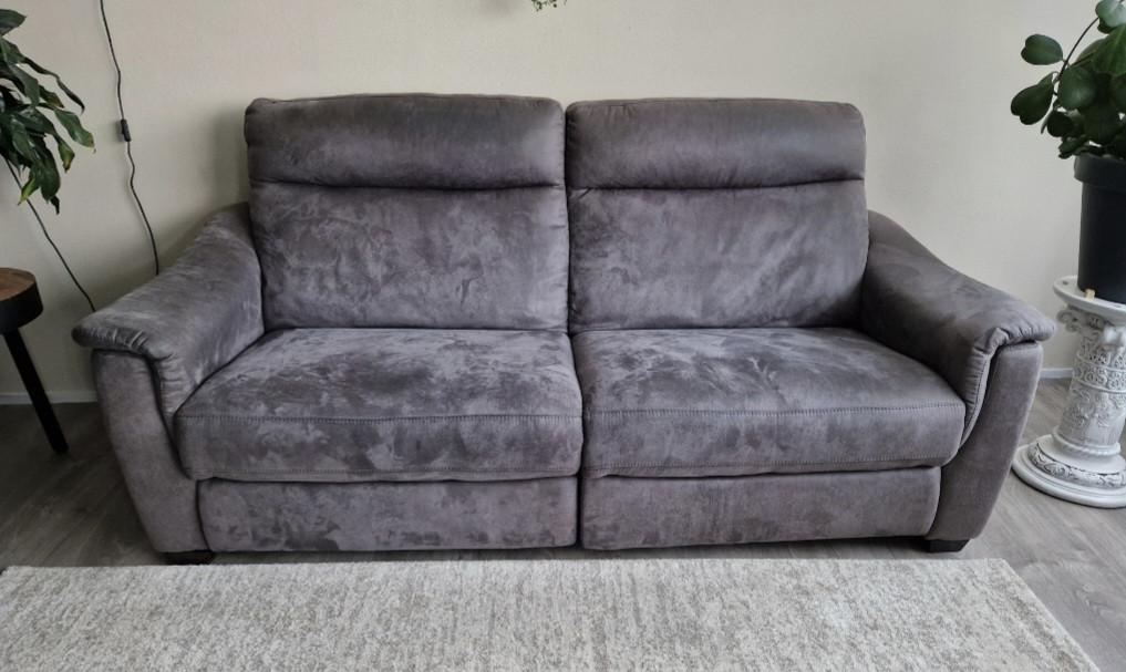 2 zits bank met elektrisch voetgedeelte