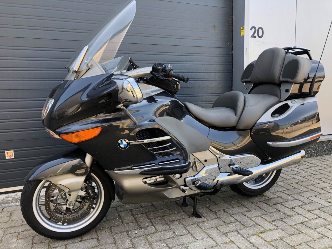 BMW K1200LT, 2006, slechts 37461 km, chroompakket, elek middenbok, €4995,-