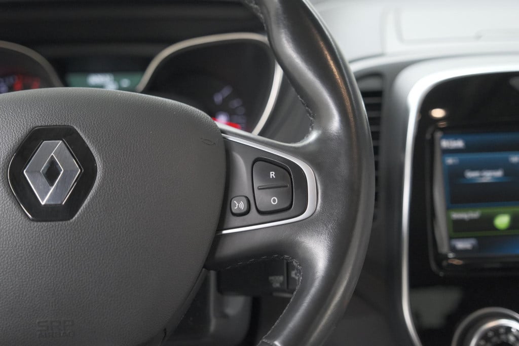 Renault Captur tce 150 edc intens | trekhaak | camera | dodehoekdetectie | 