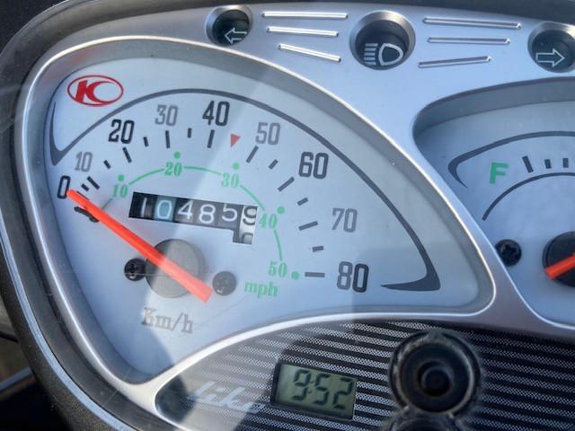 MOOIE KYMCO LIKE 45 KM BROMSCOOTER ! BOUWJAAR 2012