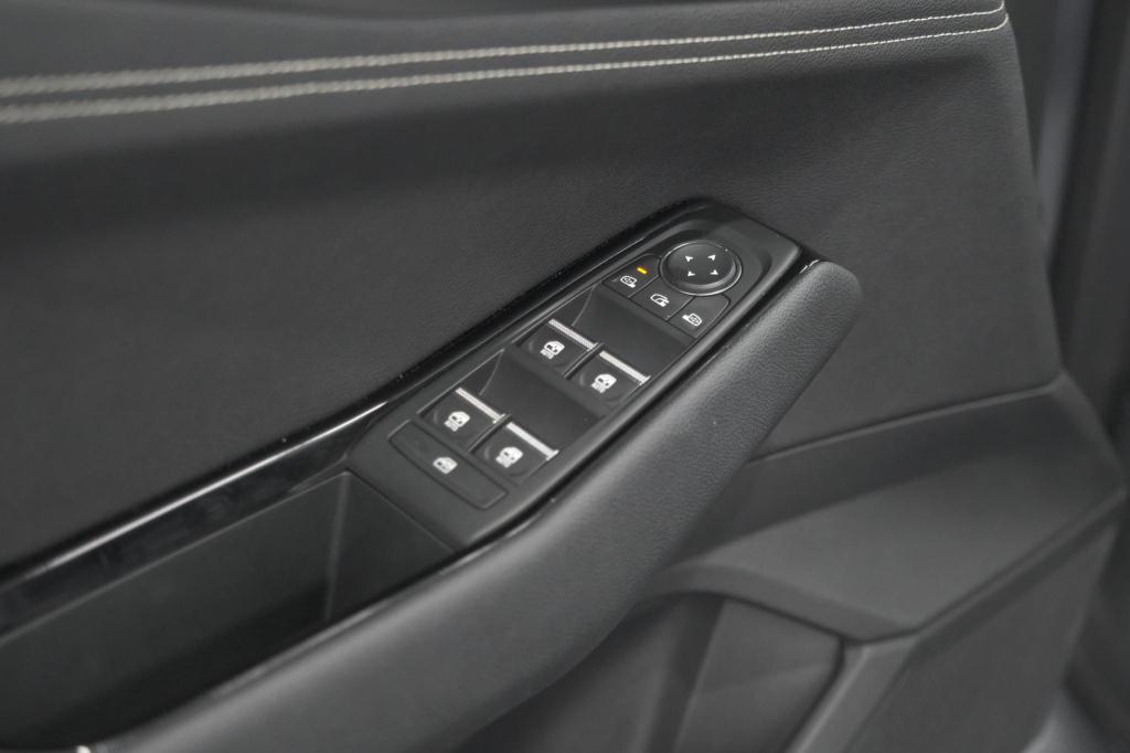 Renault Austral 1.2 e-tech full hybrid 200 techno | 360 camera | panoramada