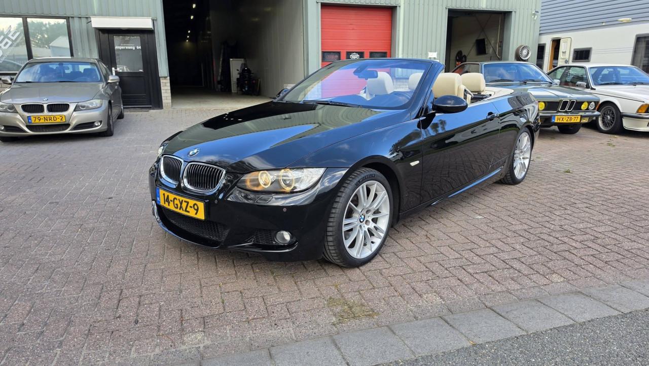 BMW 325i Cabriolet M-Pakket – Handgeschakeld – Youngtimer