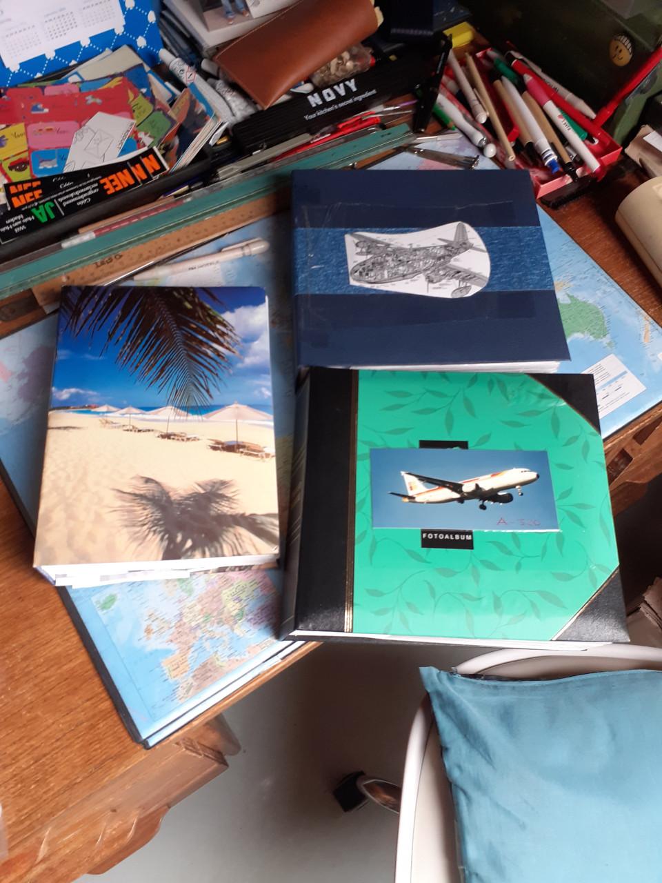 3  Vliegtuig albums  Elke albums met 200 (herdruk) foto's