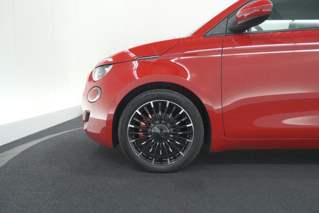 Fiat 500 icon 42 kwh | camera | 17" velgen | keyless start | navigatie | ap