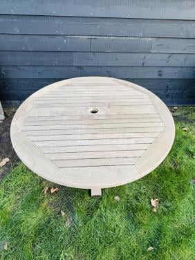 Robuuste ronde tuintafel