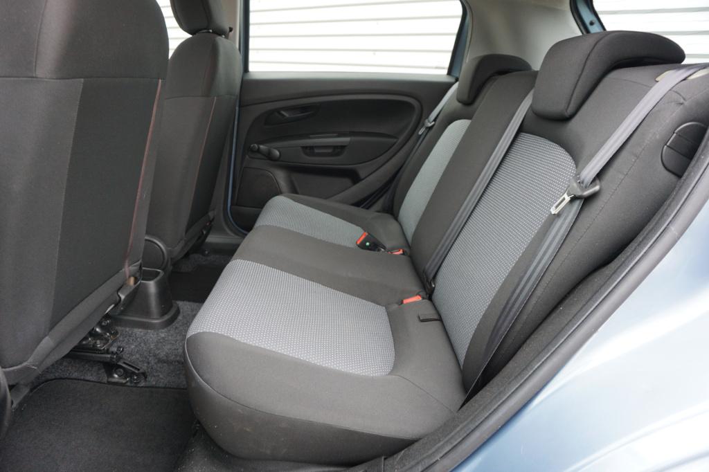 Fiat Grande Punto 1.2 actual airco / elektr. ramen / trekhaak / nieuwe apk!