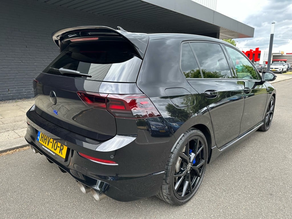 Volkswagen Golf 2.0 tsi r 4motion // panoramadak // akrapovic