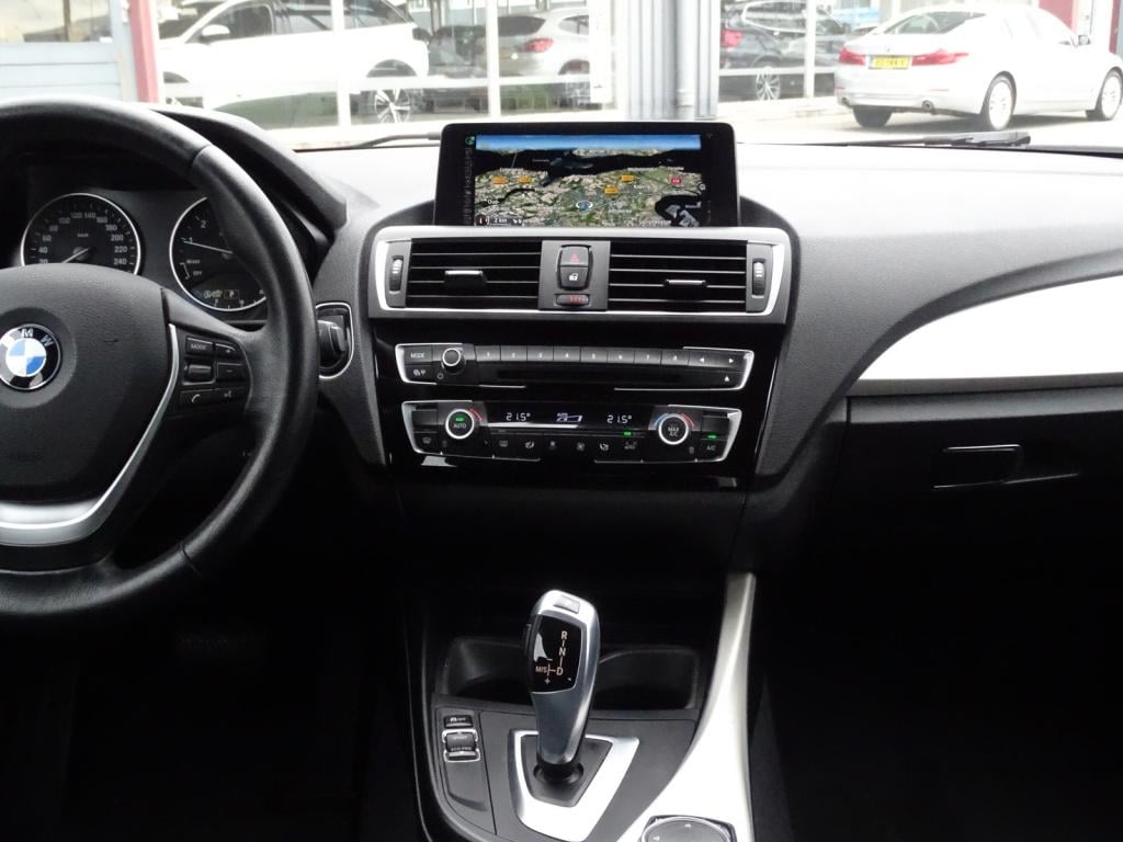 BMW 1 Serie 118i corporate lease essential automaat | led | navi