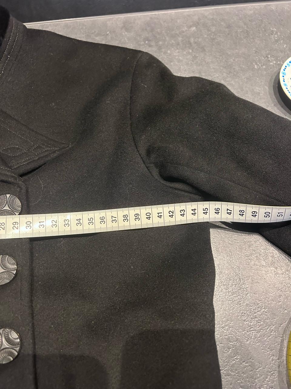 Walcherse klederdracht rok en vest van zwart laken