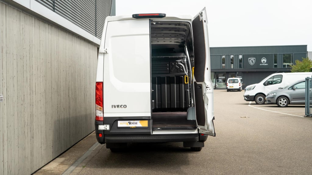 Iveco Daily 35s16v 2.3 410 h2 | direct leverbaar | complete betimmering laa