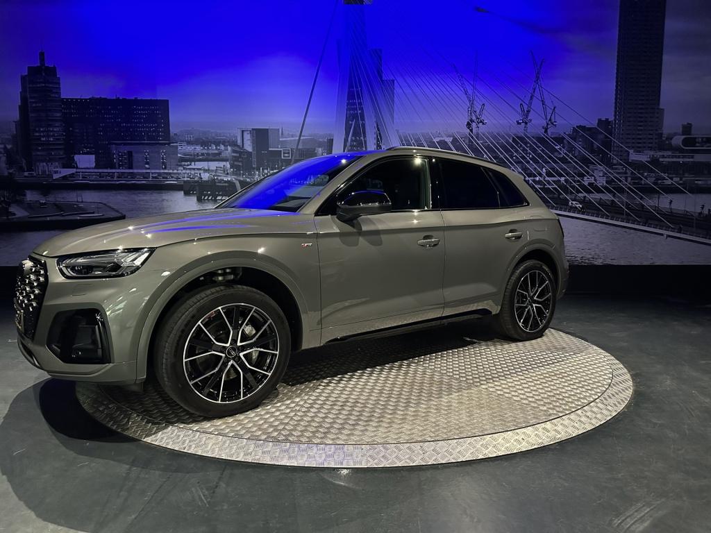 Audi Q5 50 tfsi e s edition competition *keyless*camera*chronosgrey*trekhaa