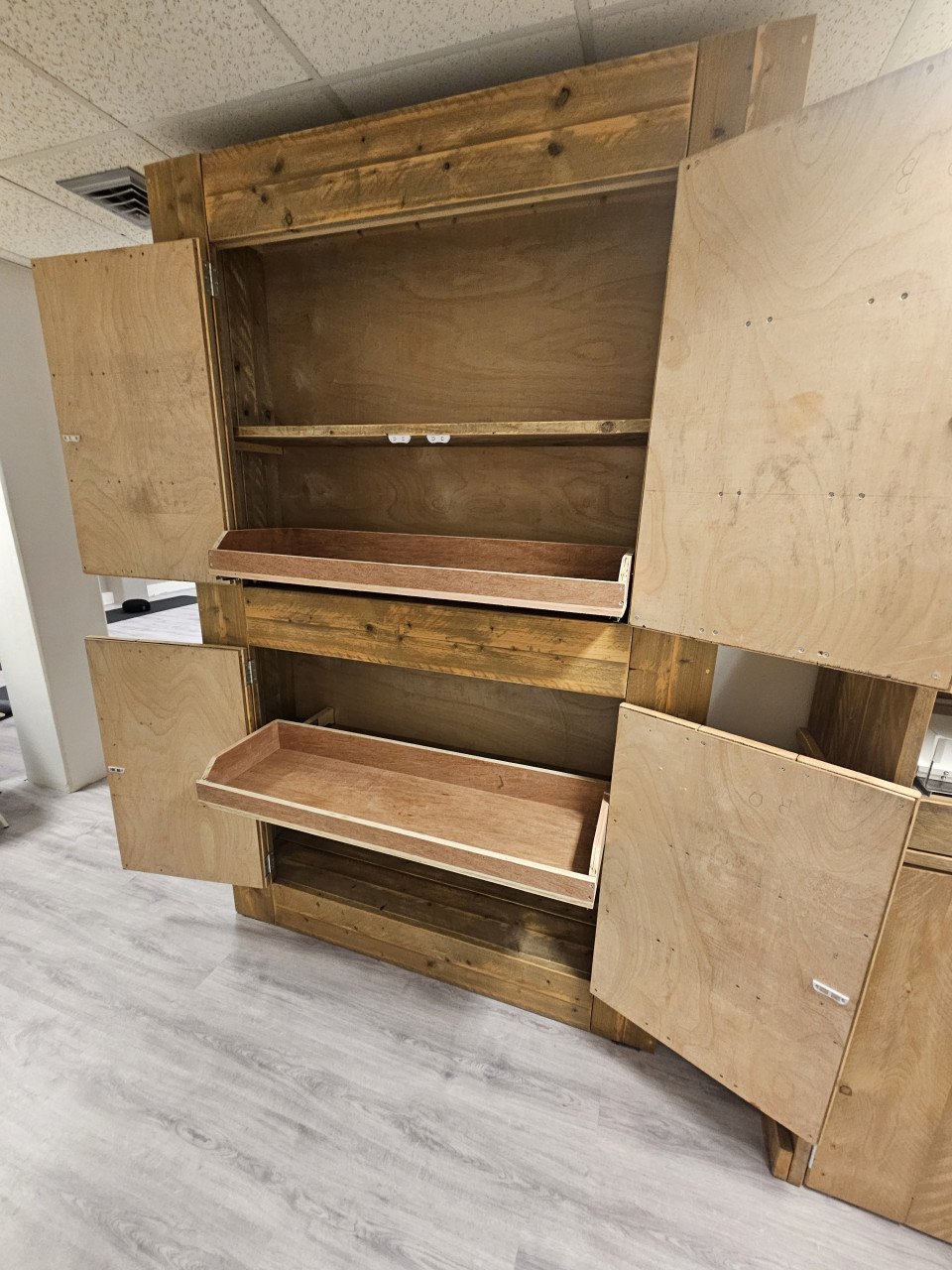 Te koop houten kast